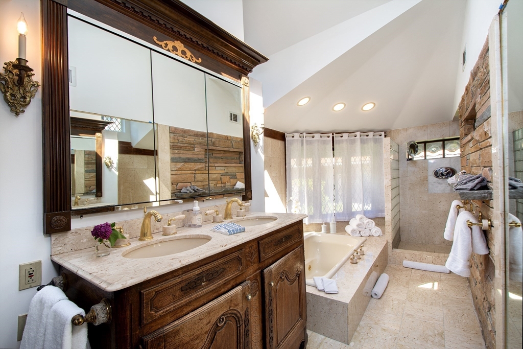 19 Hobart Lane Unit: JULY/AUG