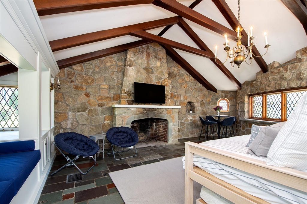 19 Hobart Lane Unit: JULY/AUG