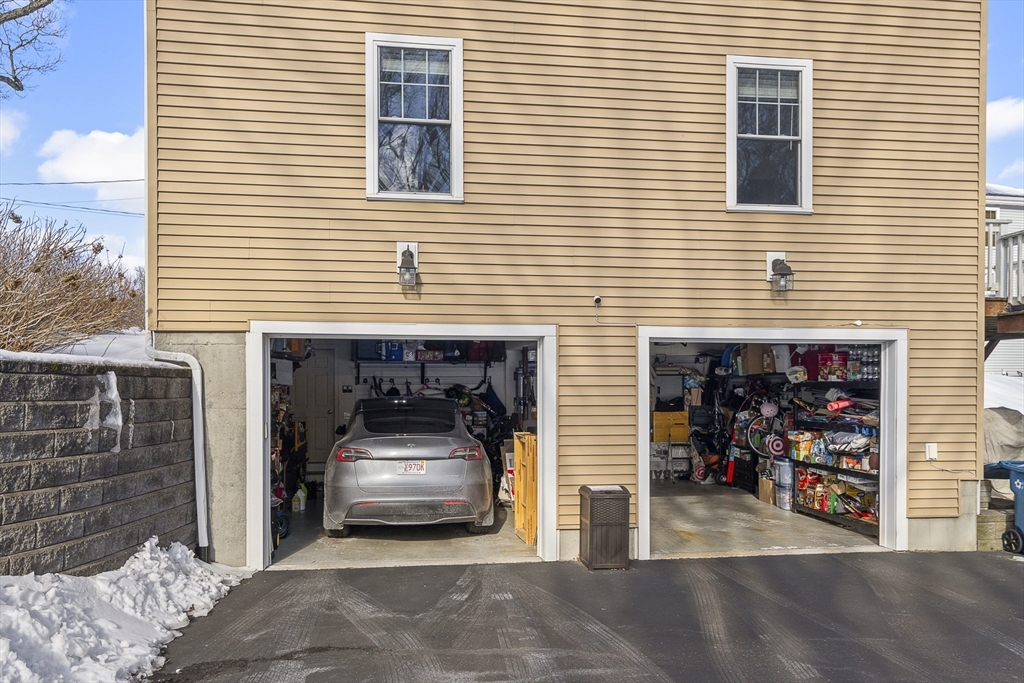 18 Hillsview St