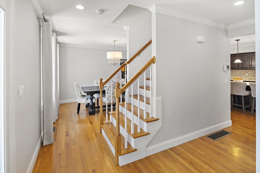 18 Hillsview St