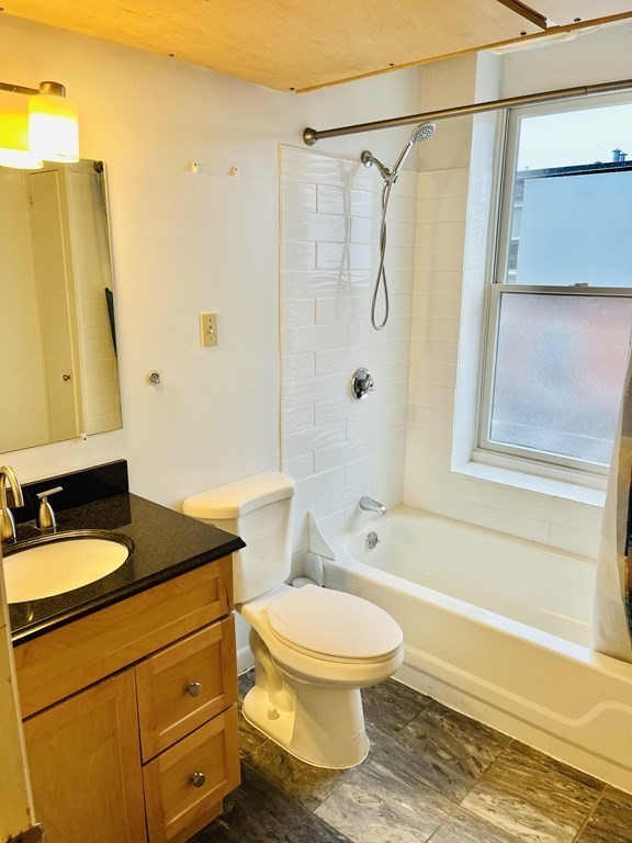 49 Fort Ave # 2