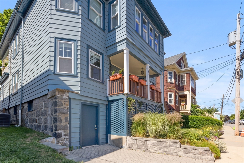 65 Westmoreland St # 1