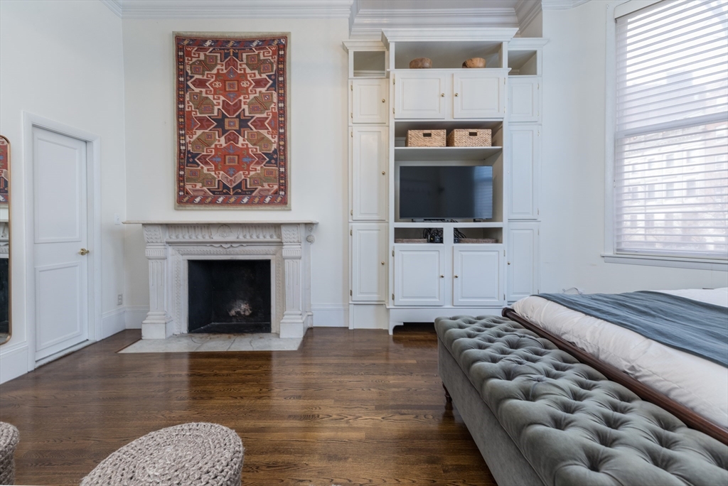 271 Beacon St # 1