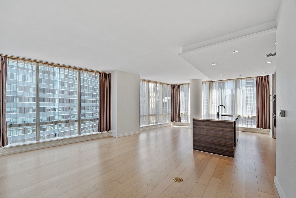 1 Franklin St # 2108