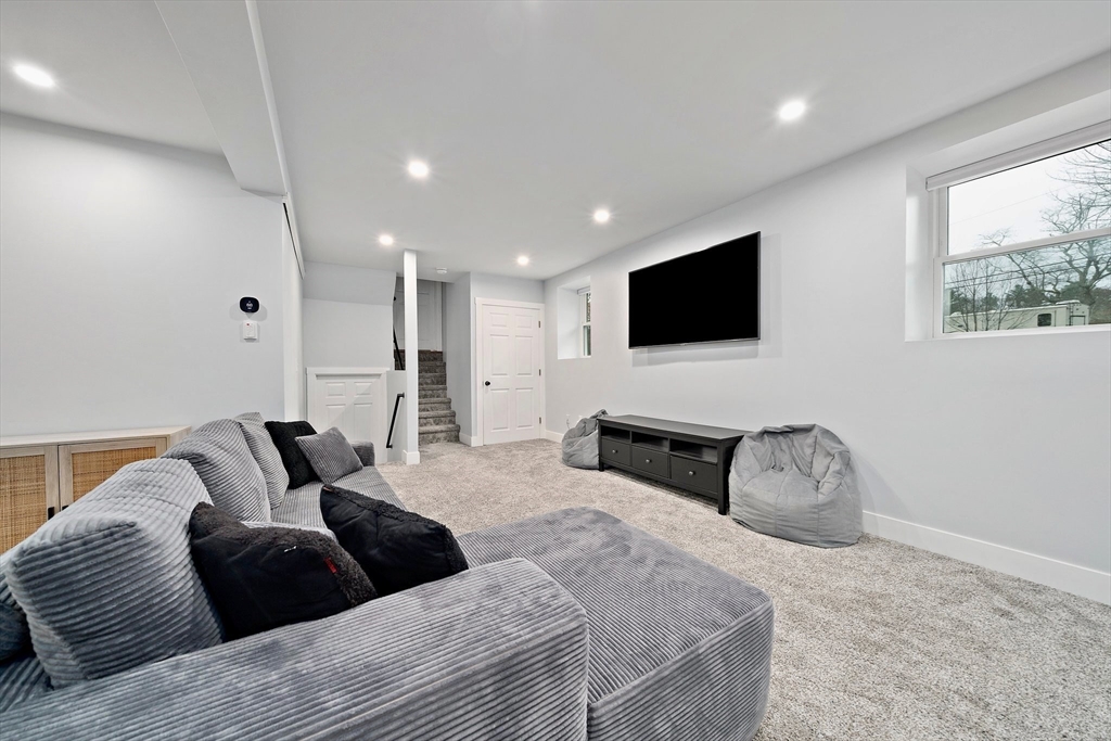 7 Birchwood Rd