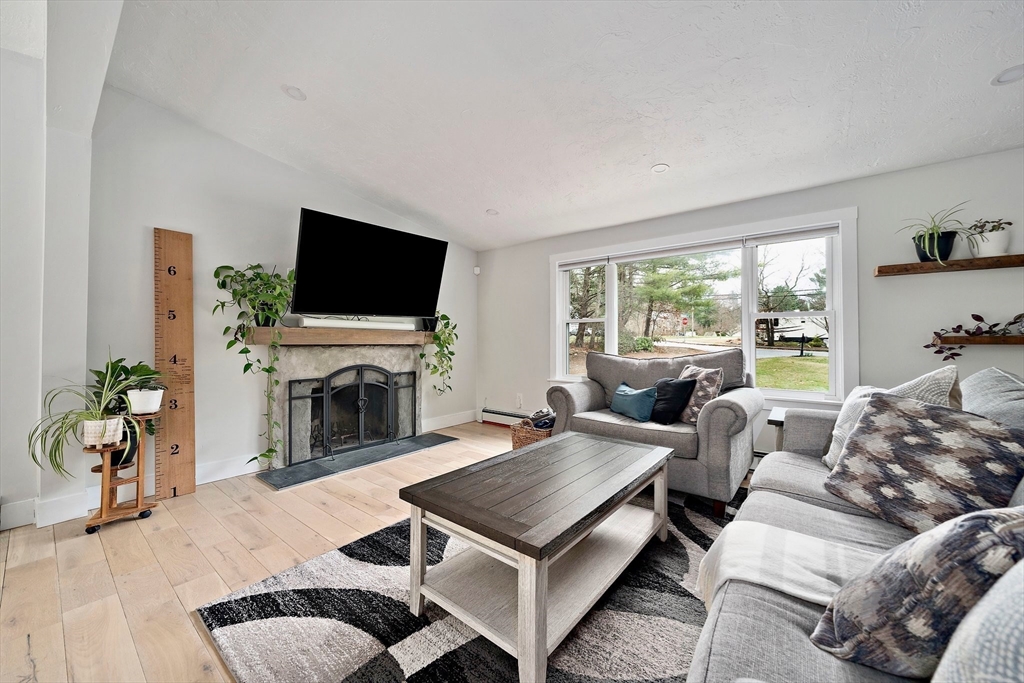 7 Birchwood Rd