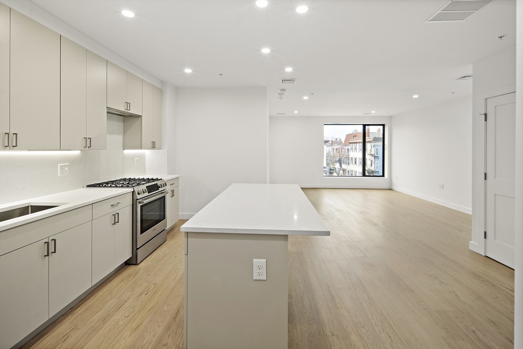 256 Dorchester St # 308