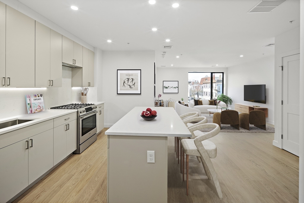 256 Dorchester St # 308