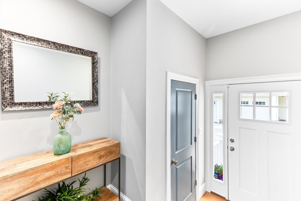 28 Park St # 2