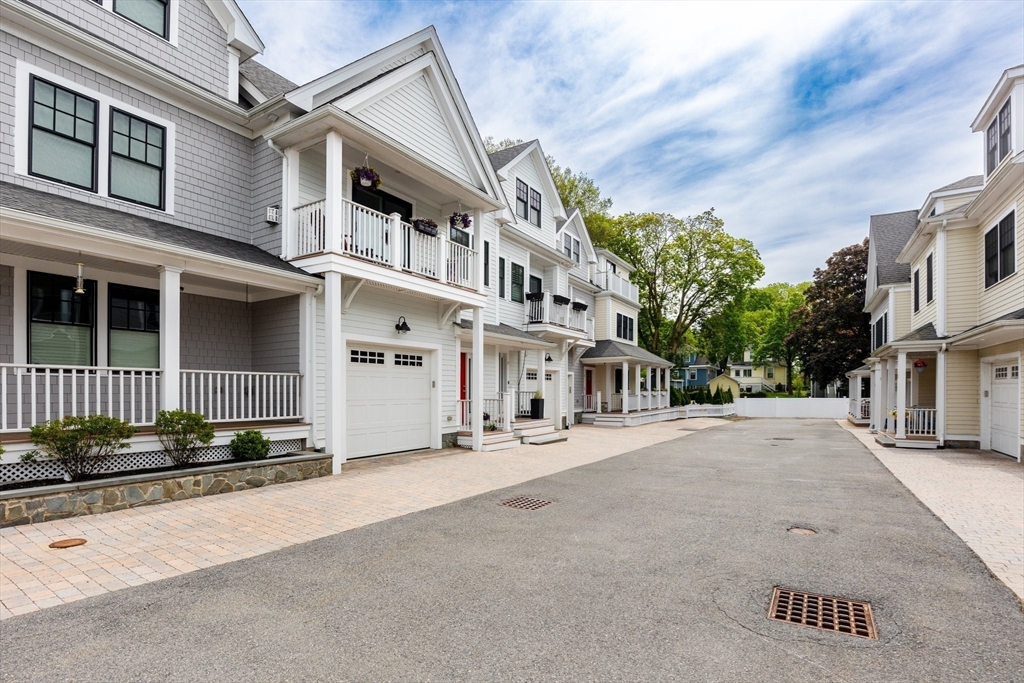 28 Park St # 2