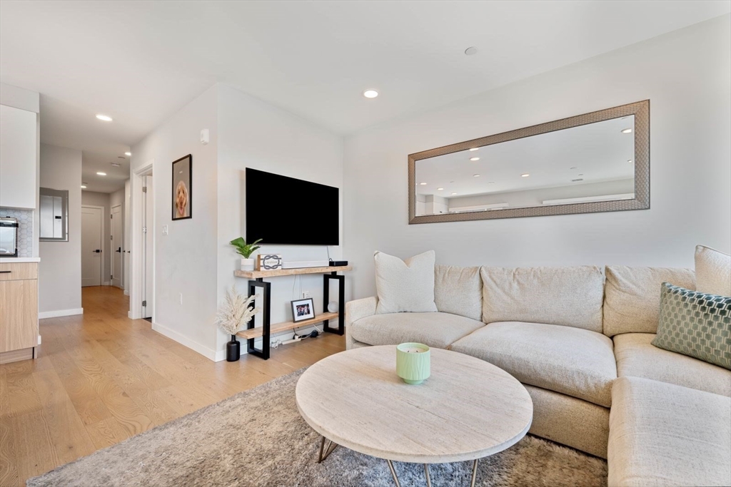 457 W Broadway # 409