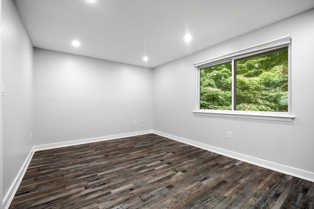 3 Beals Cove Rd Unit: E