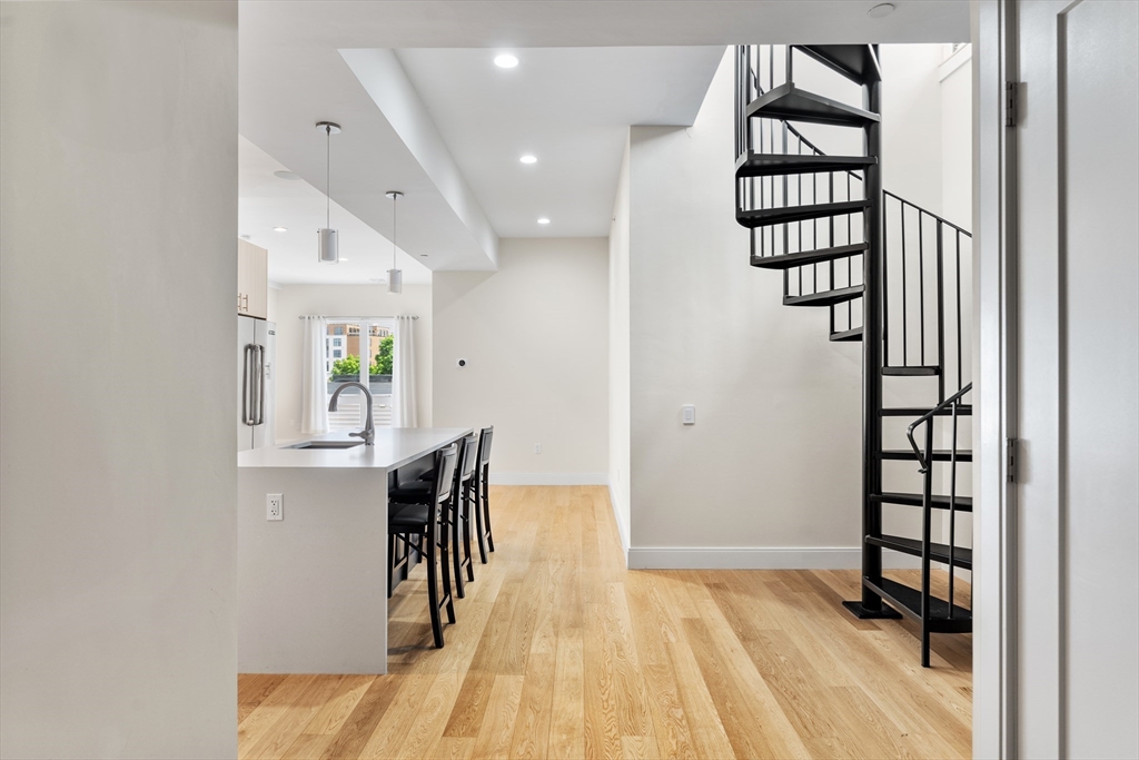 488 Dorchester # 4I