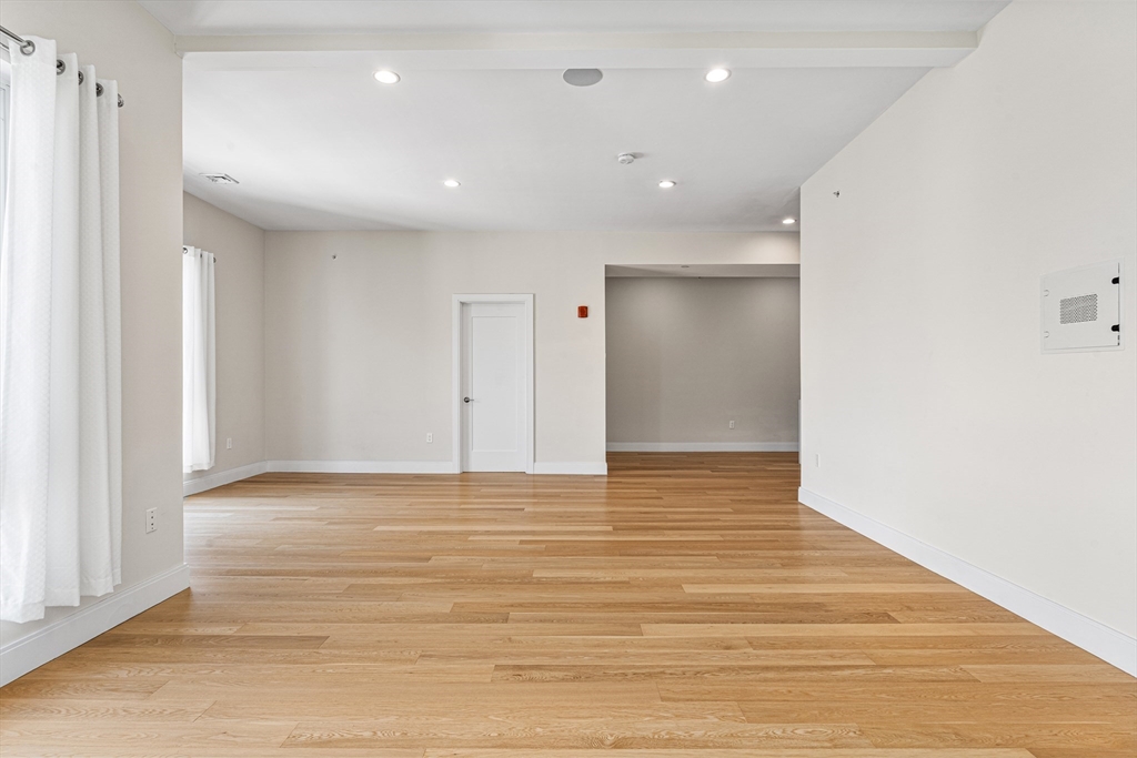 488 Dorchester # 4I