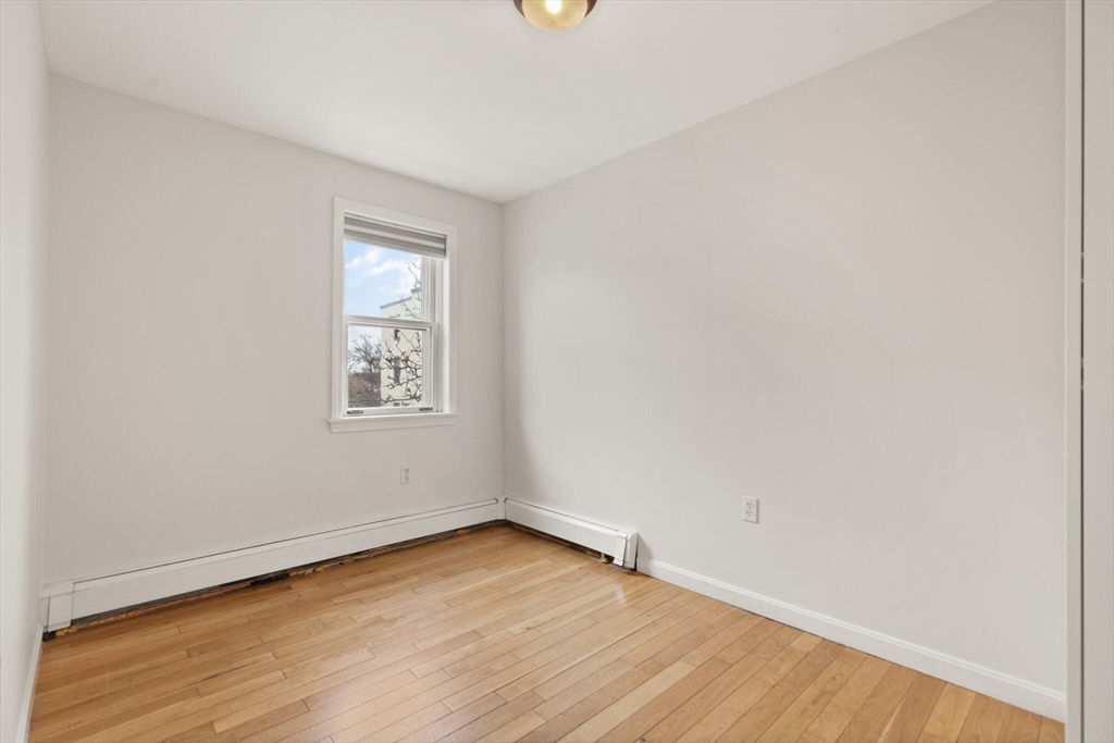 267 Lexington St # 3