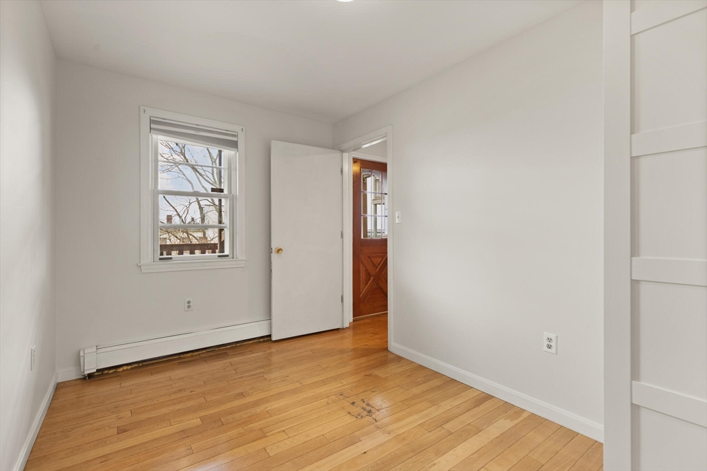 267 Lexington St # 3