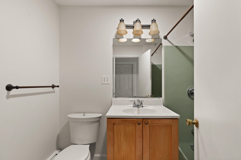 267 Lexington St # 3