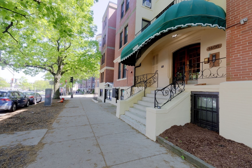 1400 Commonwealth Ave # 12