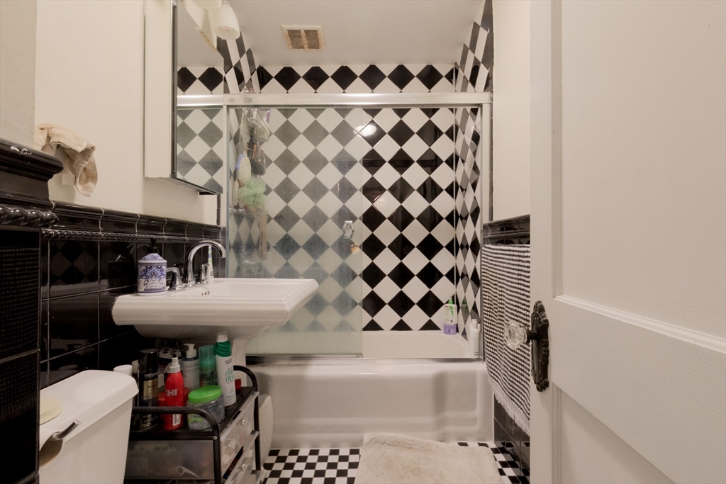 1400 Commonwealth Ave # 12