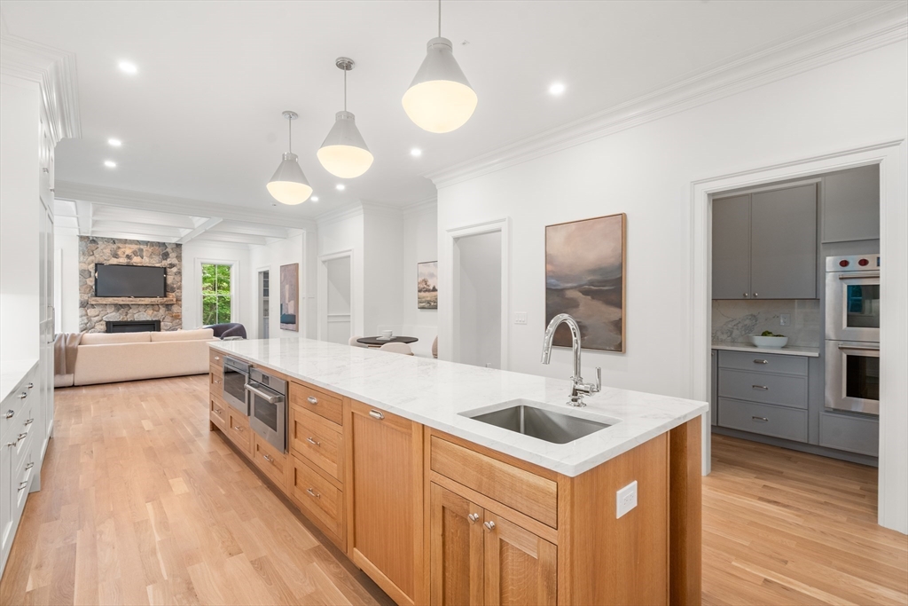 15 Lathrop Rd