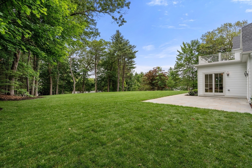 15 Lathrop Rd
