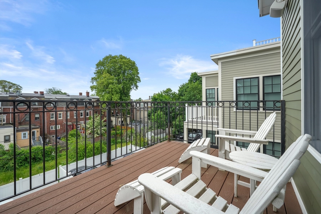 615 E 6th St # 6