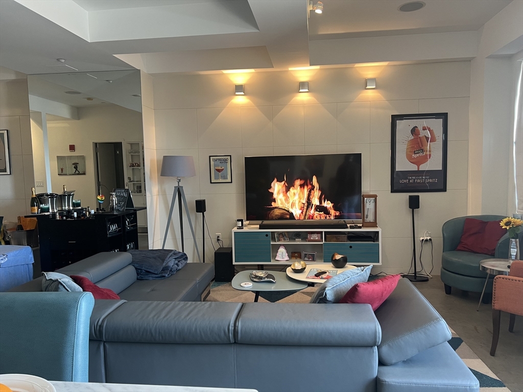 1166 Washington St. # 701