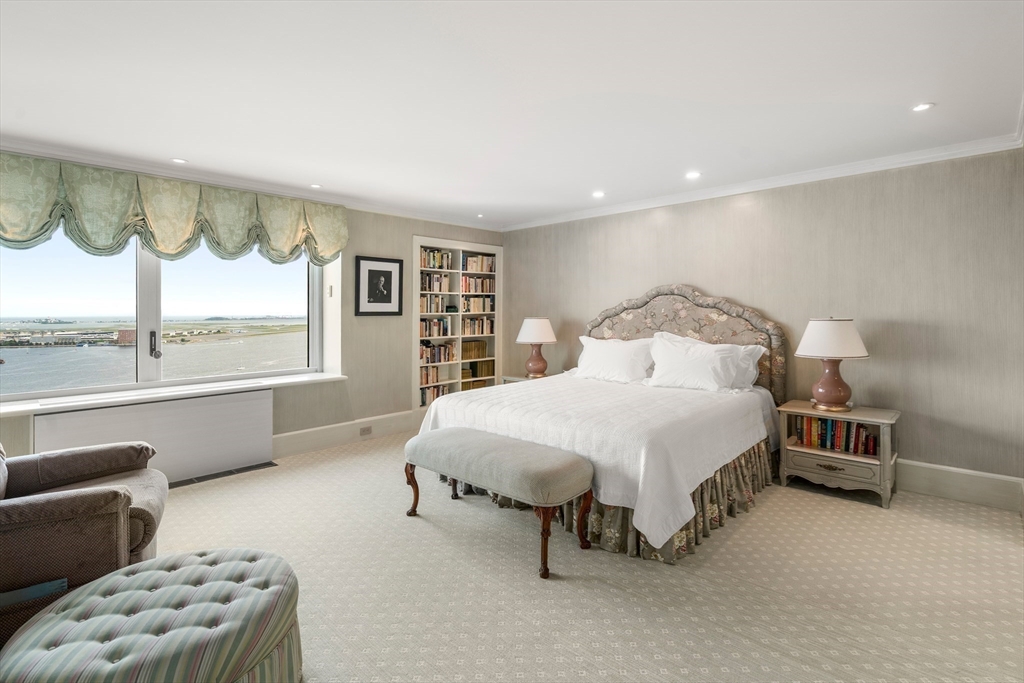85 E India Row Unit: 33B/C