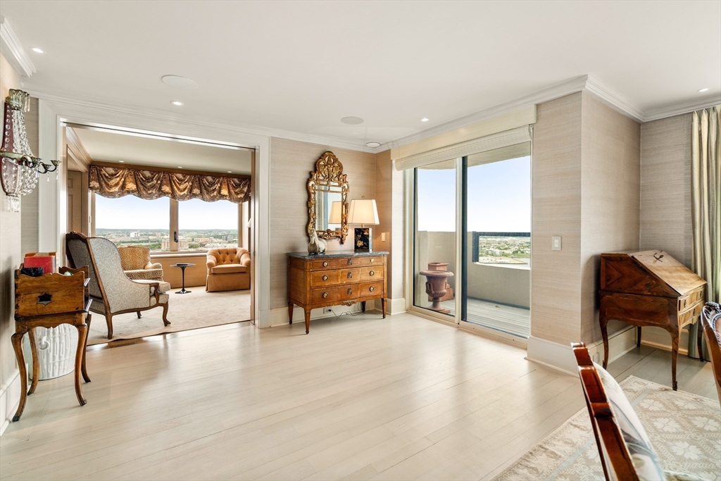 85 E India Row Unit: 33B/C