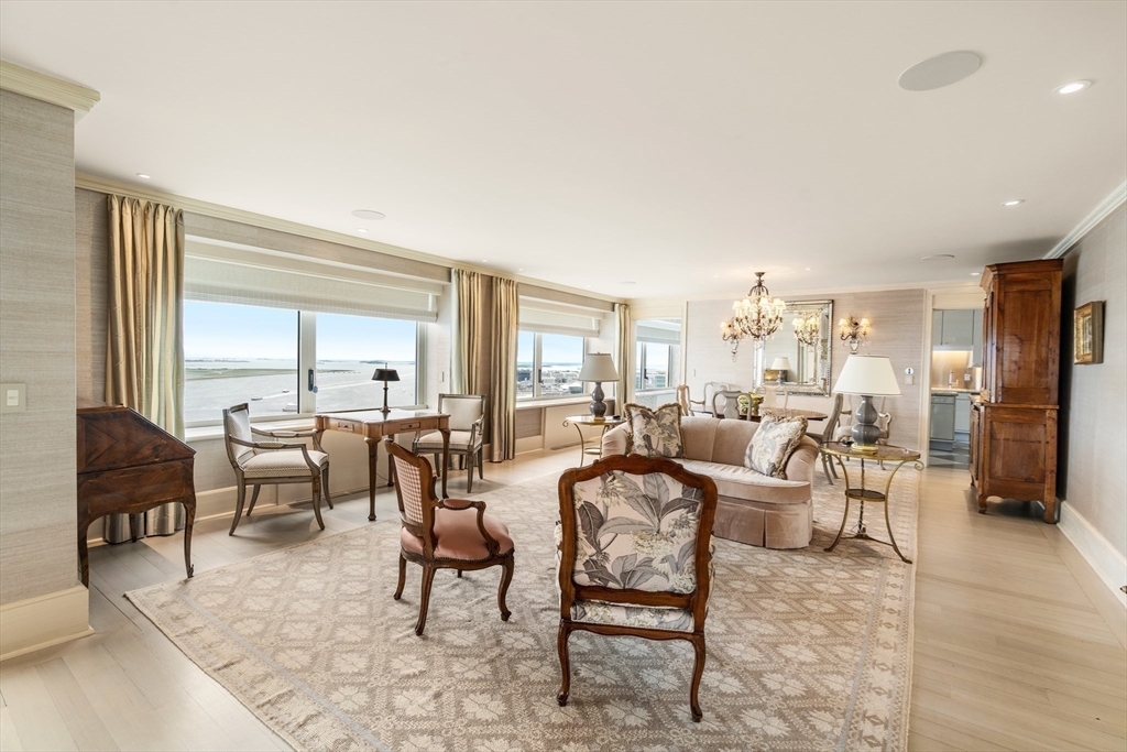 85 E India Row Unit: 33B/C