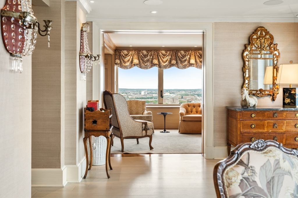 85 E India Row Unit: 33B/C