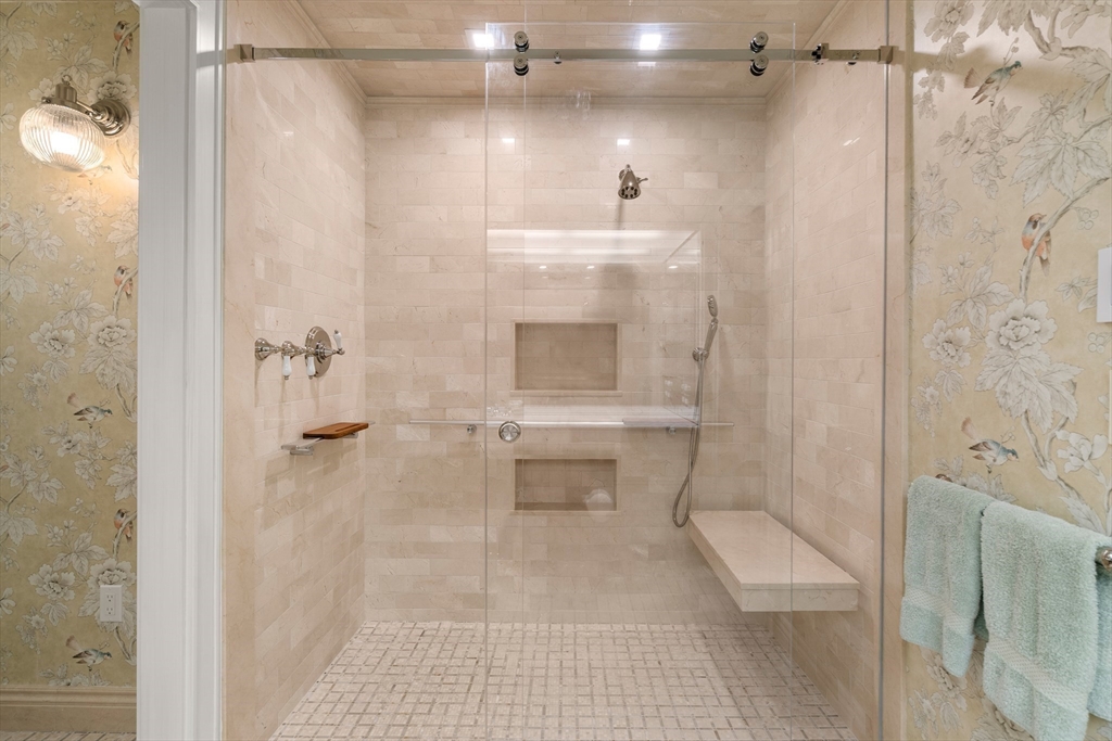 85 E India Row Unit: 33B/C