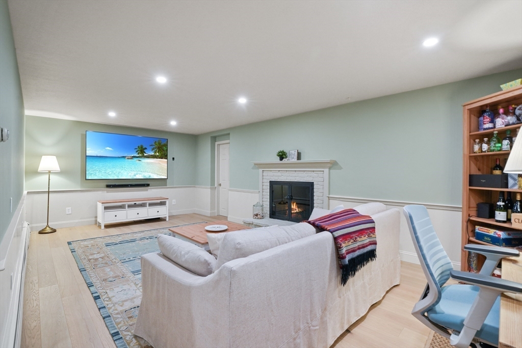 173 Powder Point Ave
