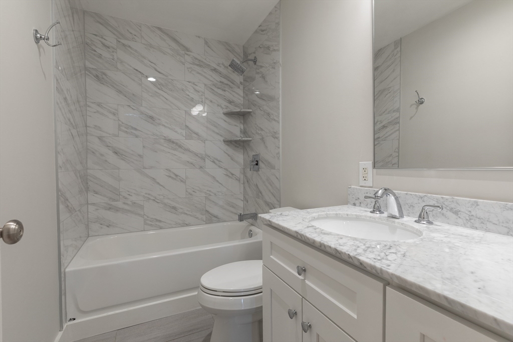 33 Pond Ave Unit: PH1208