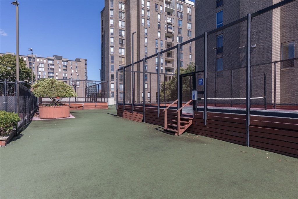 33 Pond Ave Unit: PH1208
