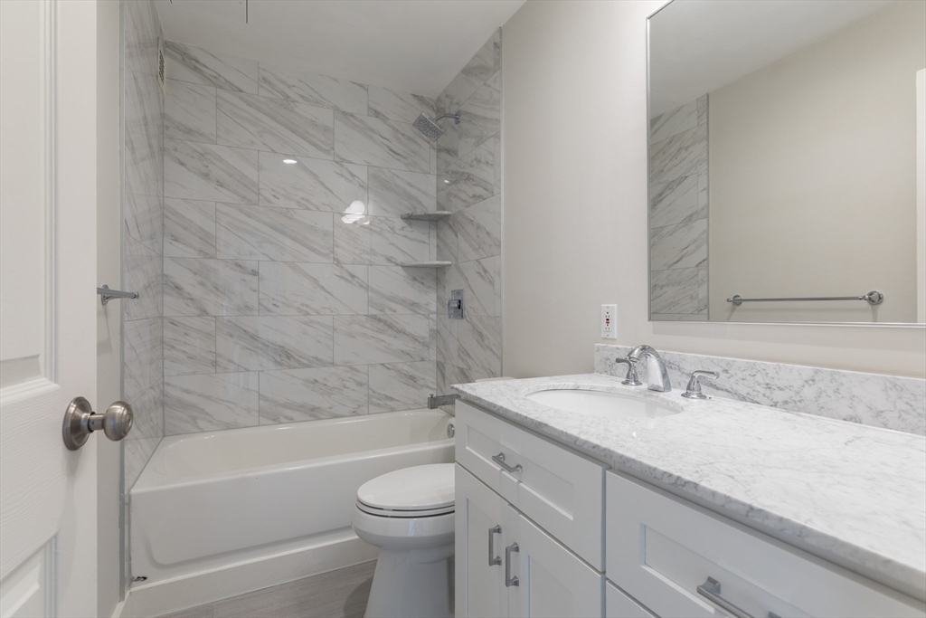 33 Pond Ave Unit: PH1208