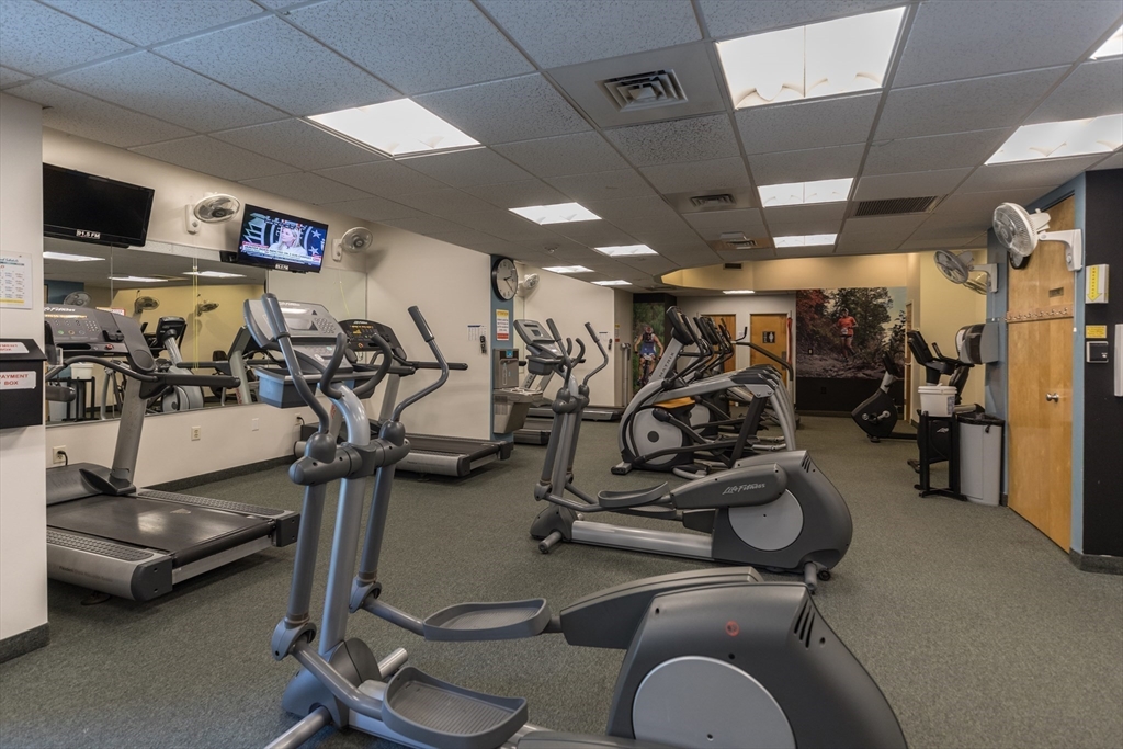 33 Pond Ave Unit: PH1208