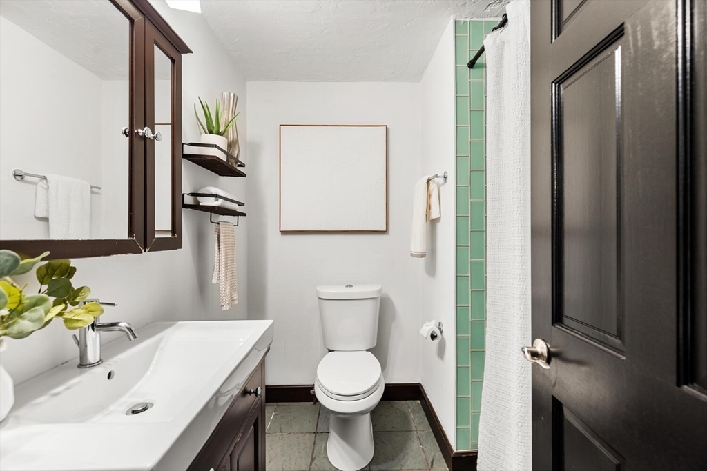 14 Mitchell St # 1