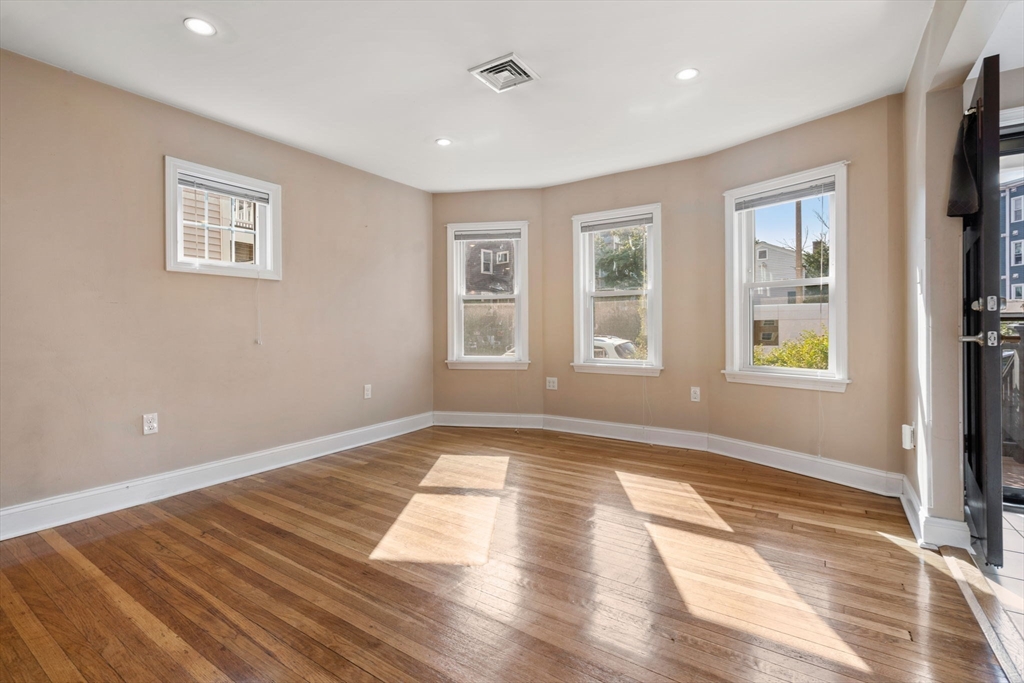 149 Sydney Street # 1