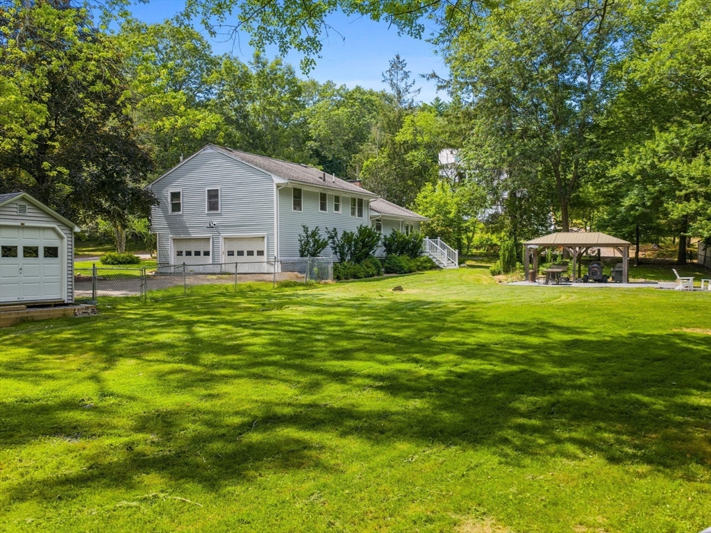 8 Karen Pines Street
