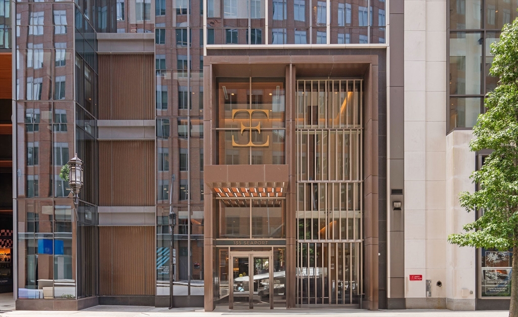135 Seaport Blvd # 1903
