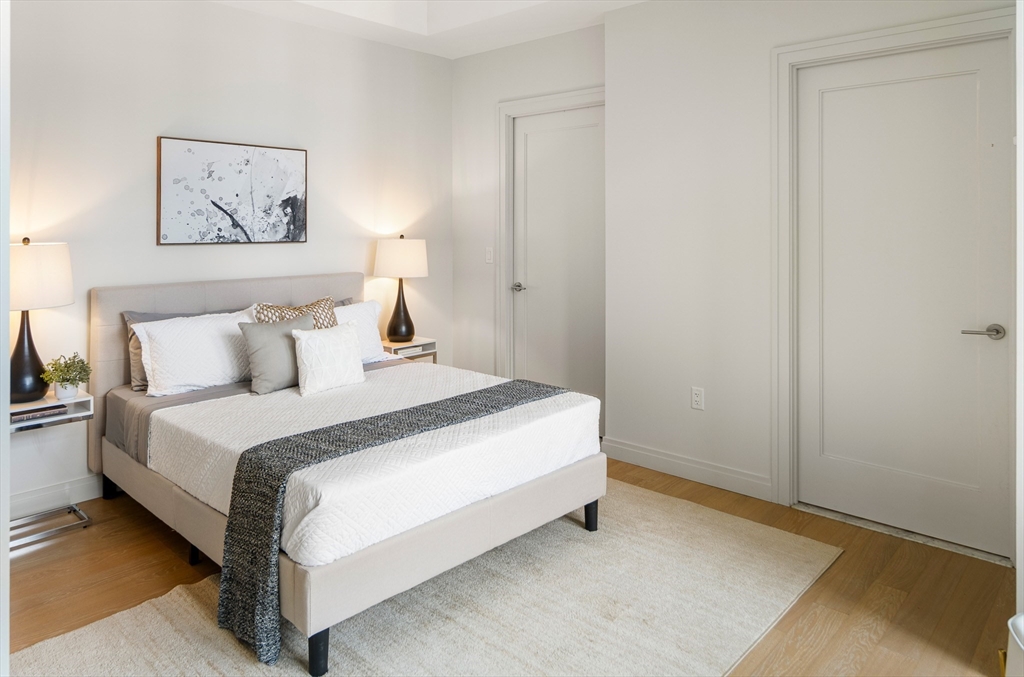 135 Seaport Blvd # 1903