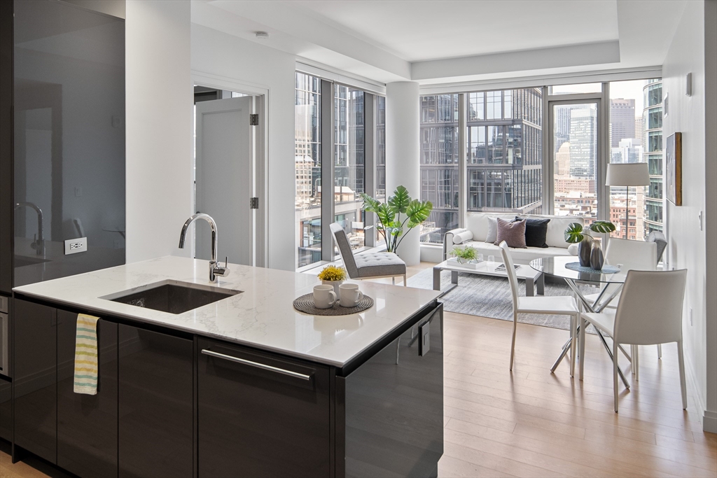 135 Seaport Blvd # 1903