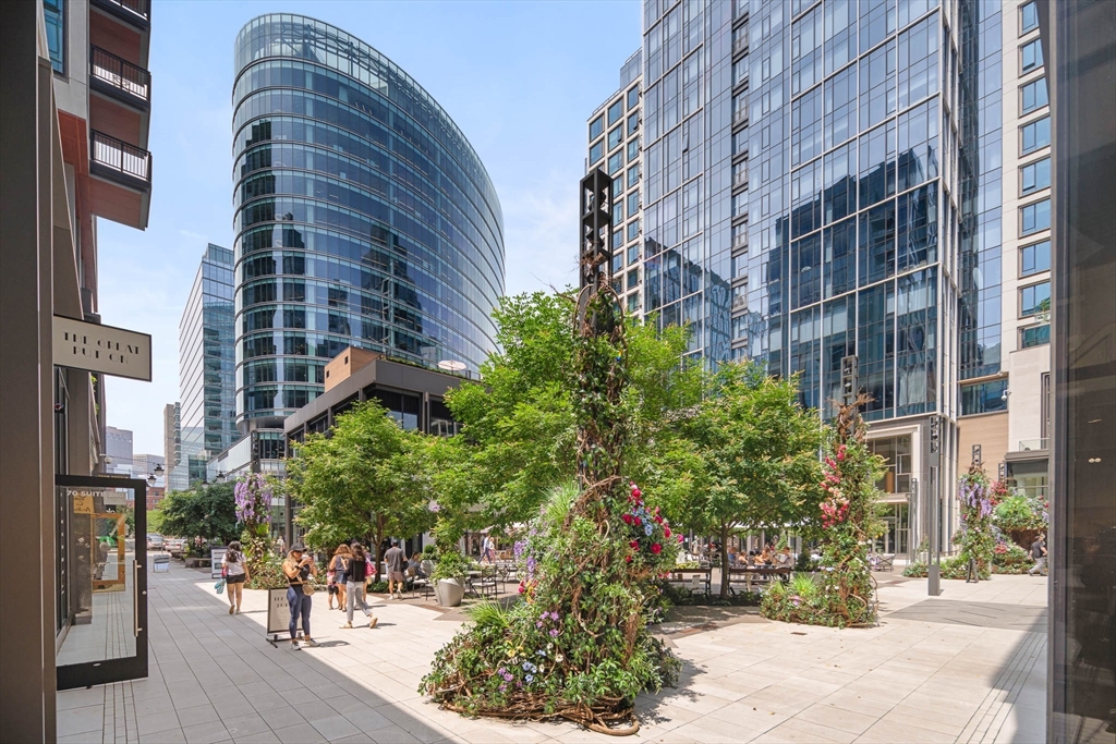 135 Seaport Blvd # 1903
