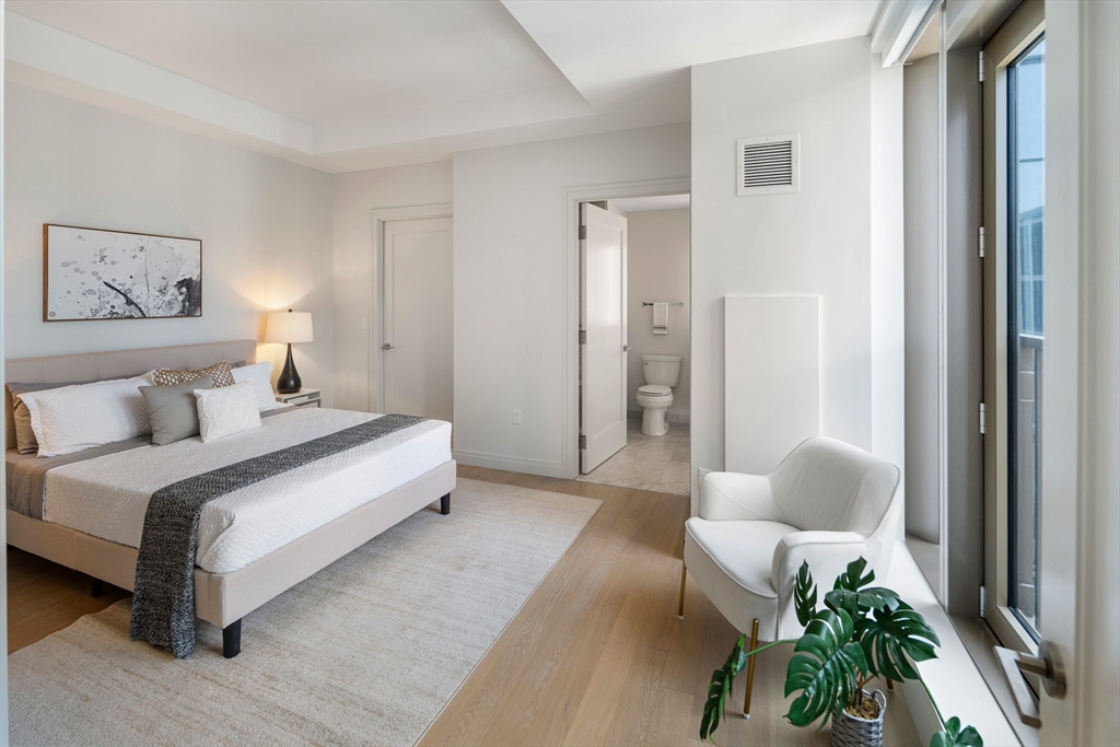 135 Seaport Blvd # 1903