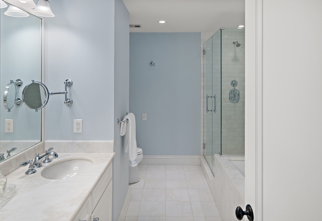 300 Boylston St # 909
