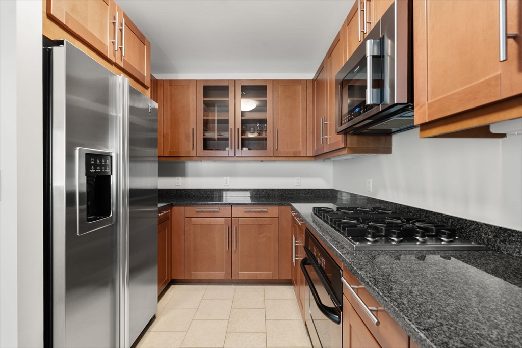 1 Charles Street South # 805