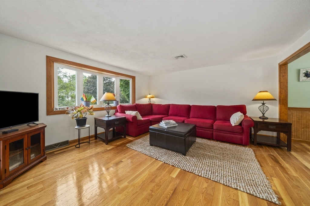 111 Zabrosky Ave