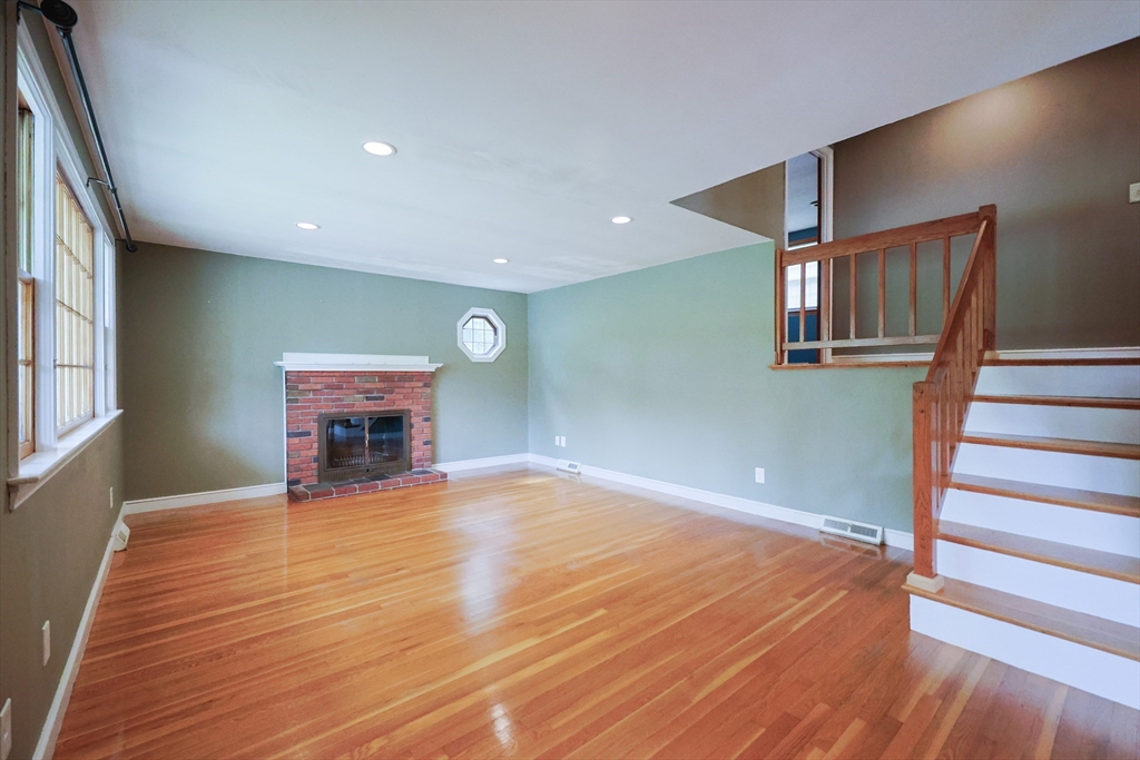 24 Fraser Rd