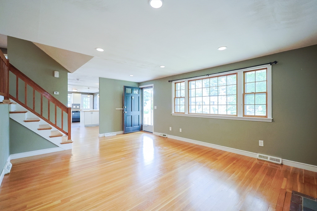 24 Fraser Rd
